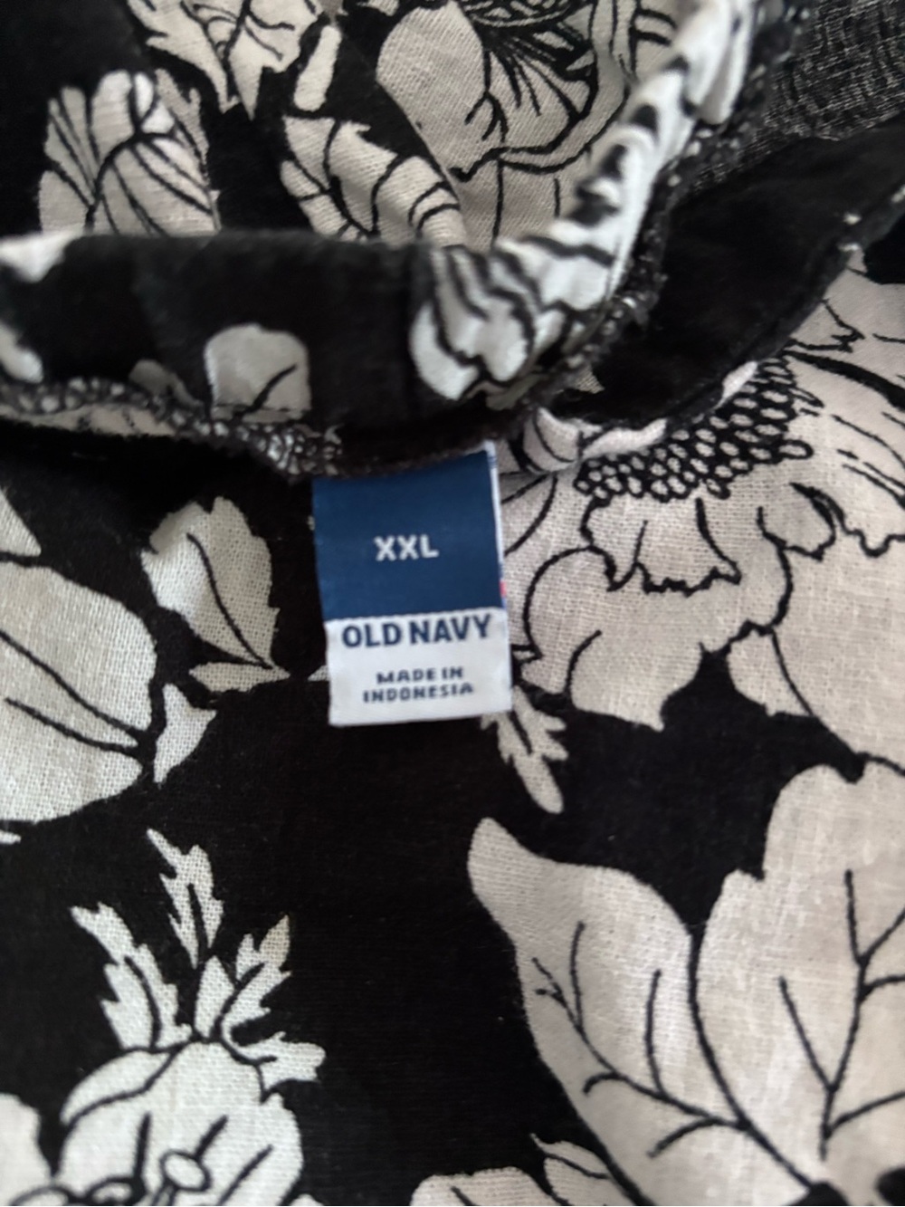 Old Navy Black and White Floral Maxi Skirt - Picture 3 of 4